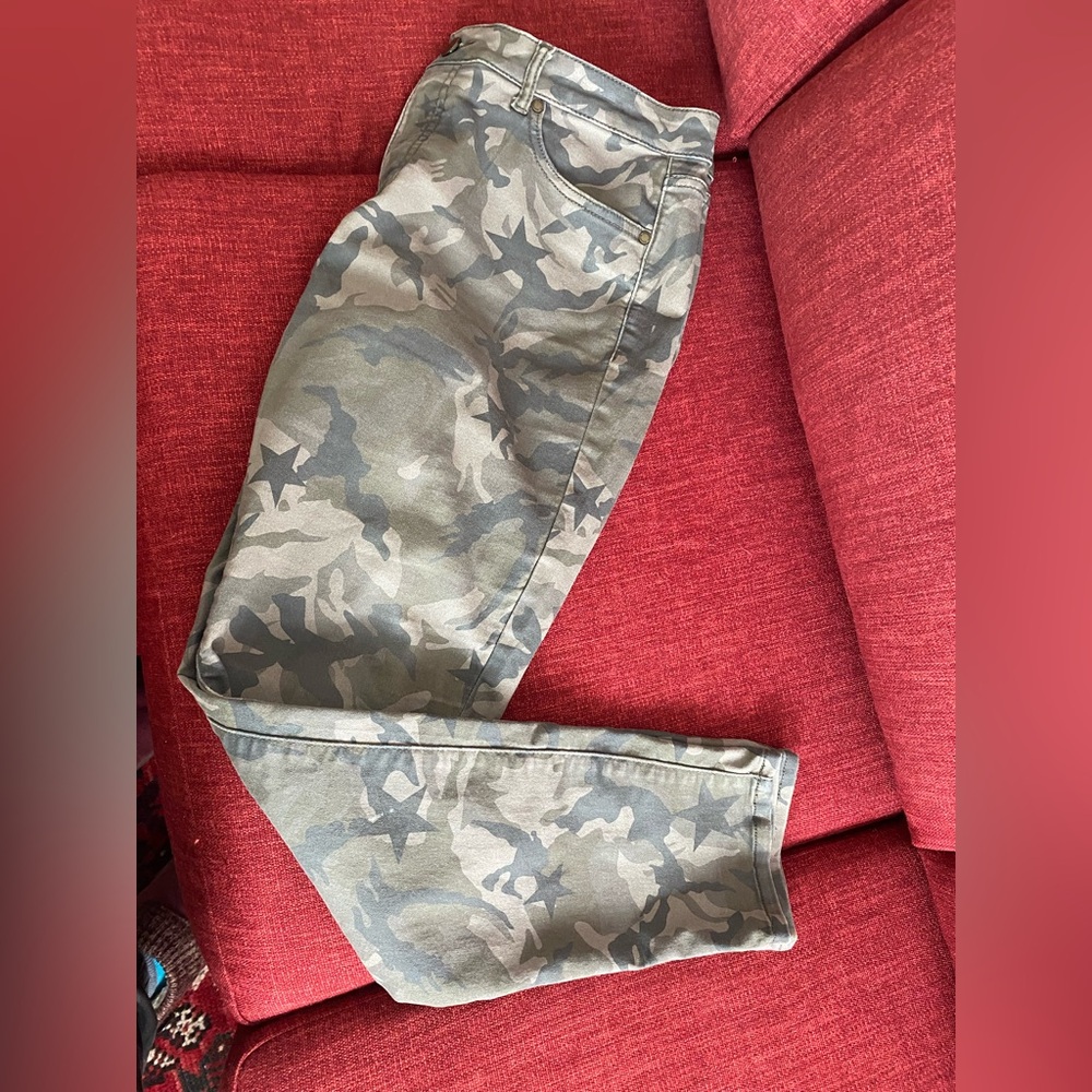Jordache Mid Rise Skinny Camo Denim Size 12